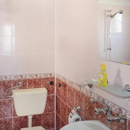 Holiday home Six-bedroom Holiday In